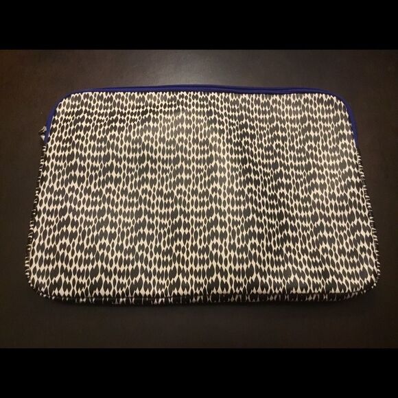 Stella & Dot Laptop Bag Black/ White - Picture 2 of 4